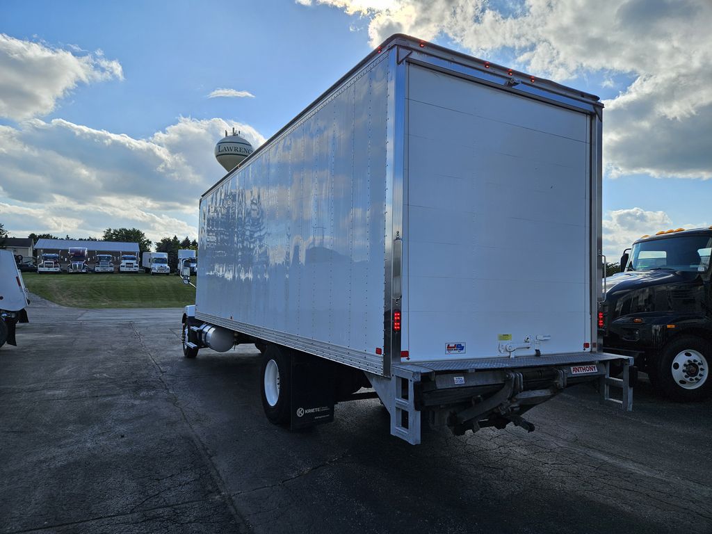 Slide images of 2022 MACK MD642