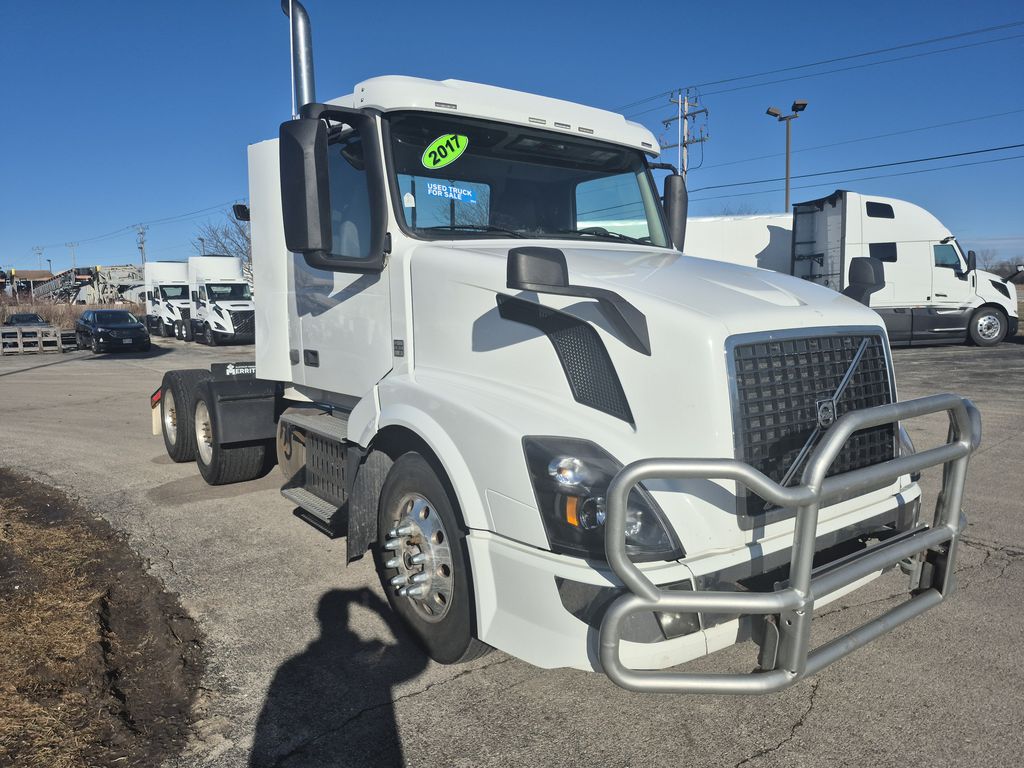 Slide images of 2017 VOLVO VN