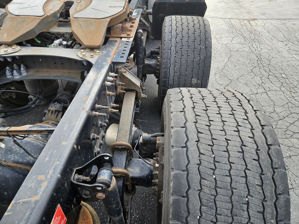 Slide images of 2017 VOLVO VN