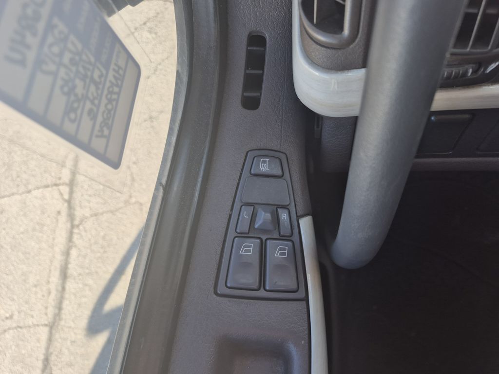 Slide images of 2017 VOLVO VN