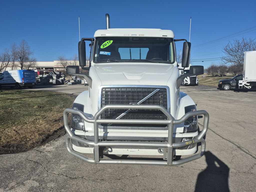 Slide images of 2017 VOLVO VN