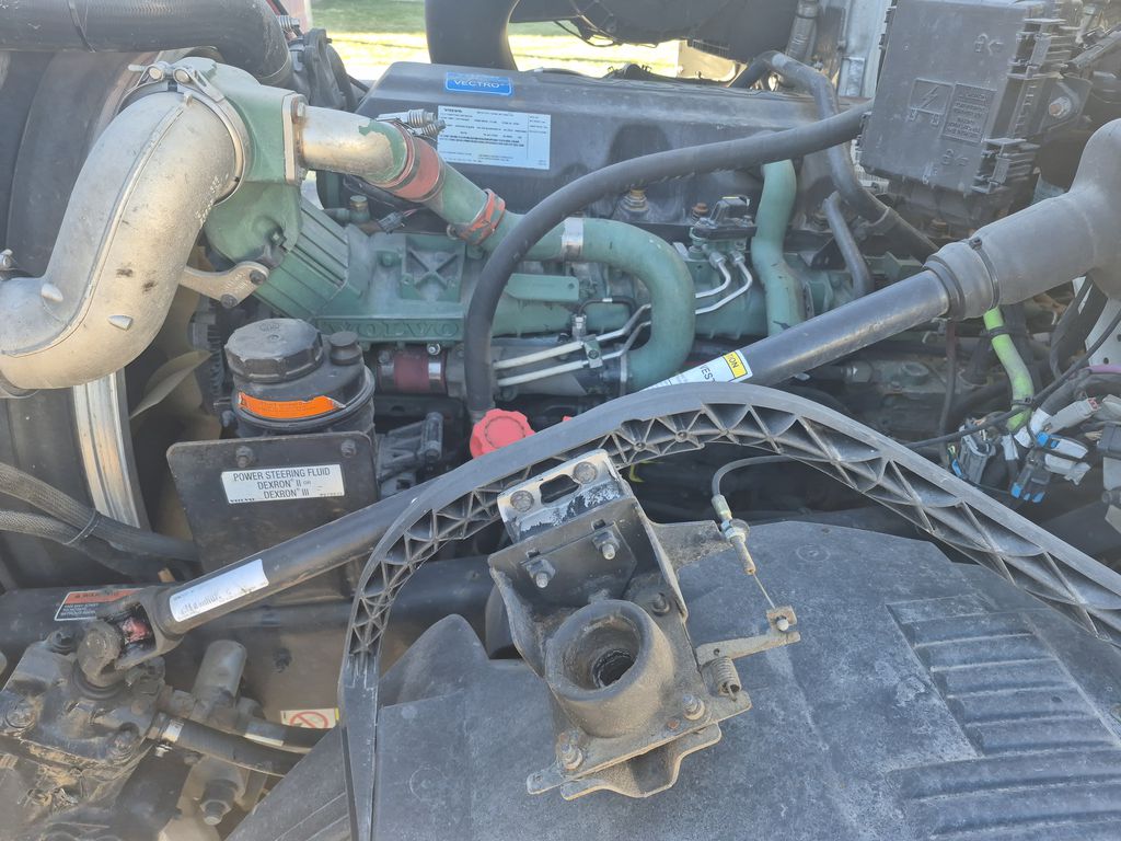 Slide images of 2017 VOLVO VN