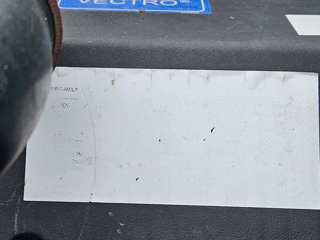 Slide images of 2019 VOLVO VNR