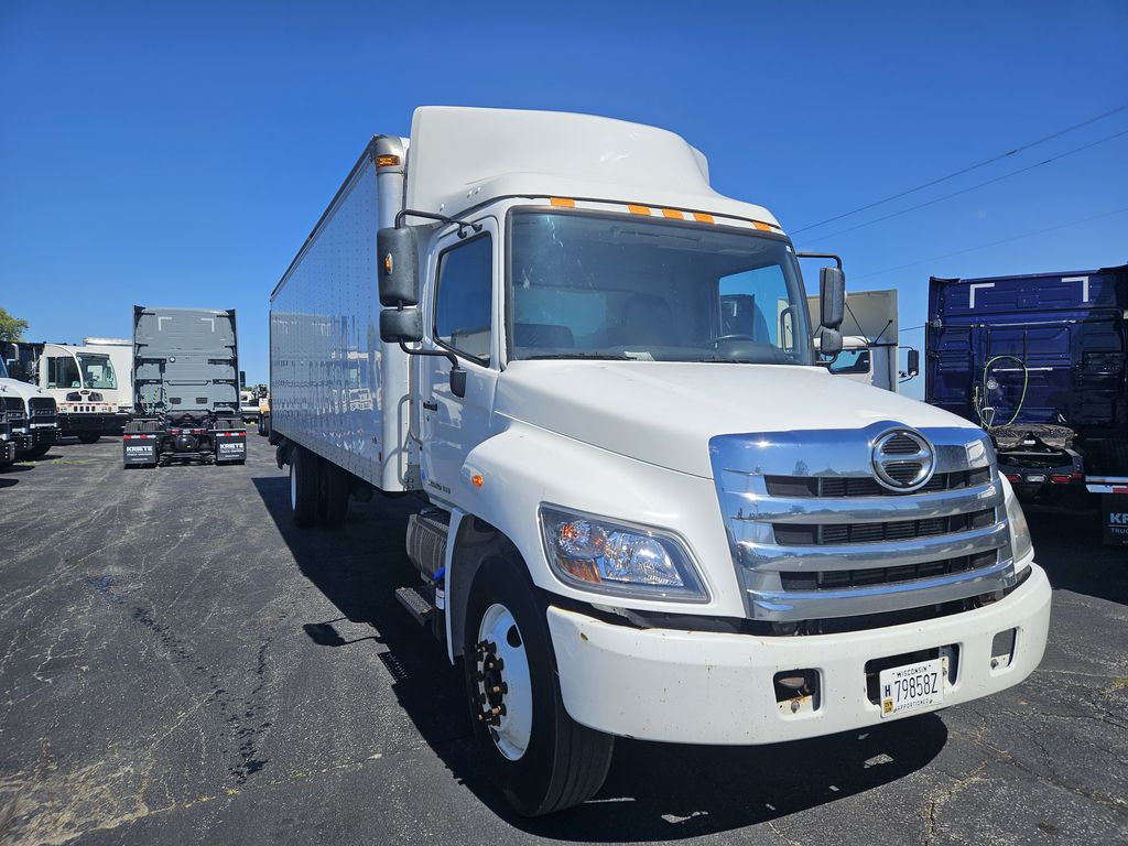 Slide images of 2019 HINO 338 