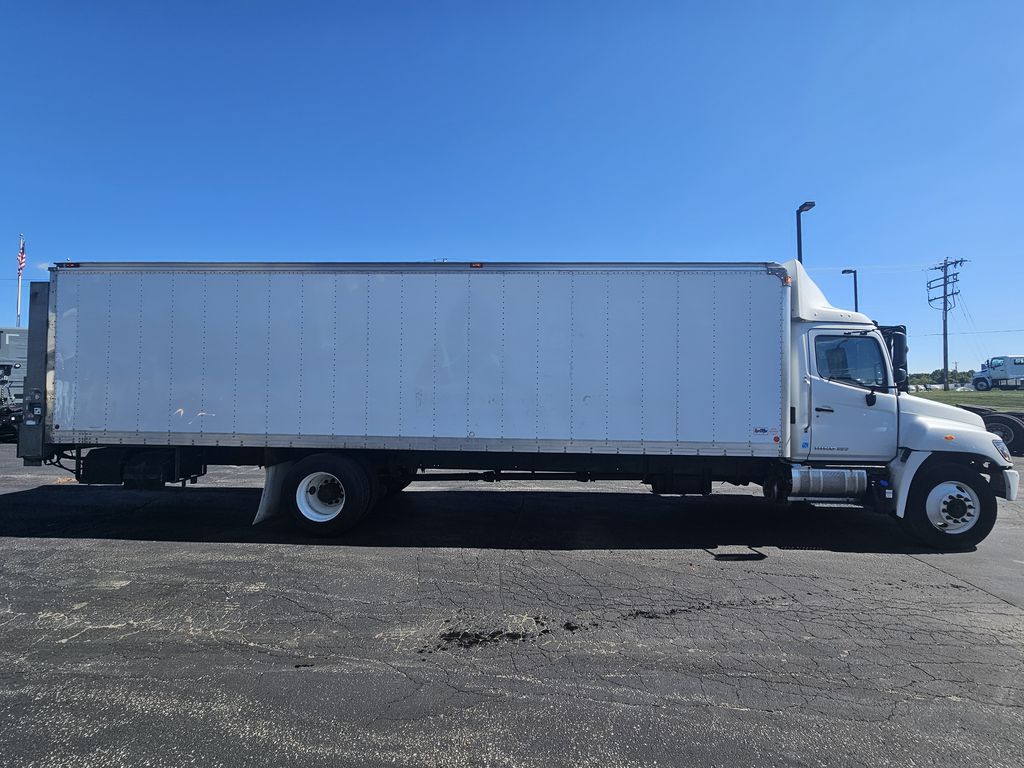 Slide images of 2019 HINO 338 