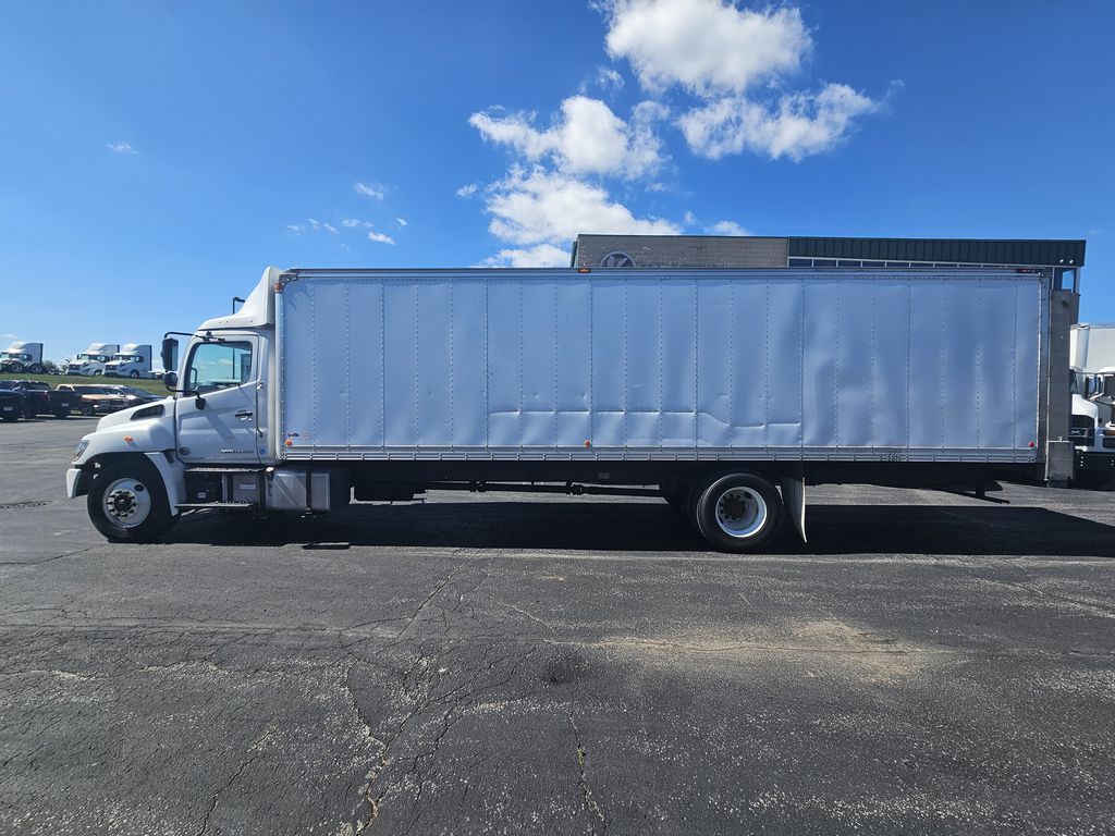 Slide images of 2019 HINO 338 