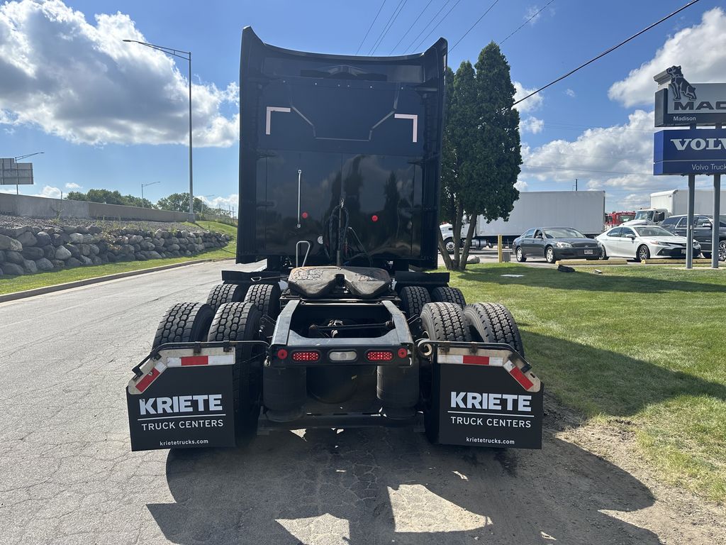 Slide images of 2023 MACK AN64T