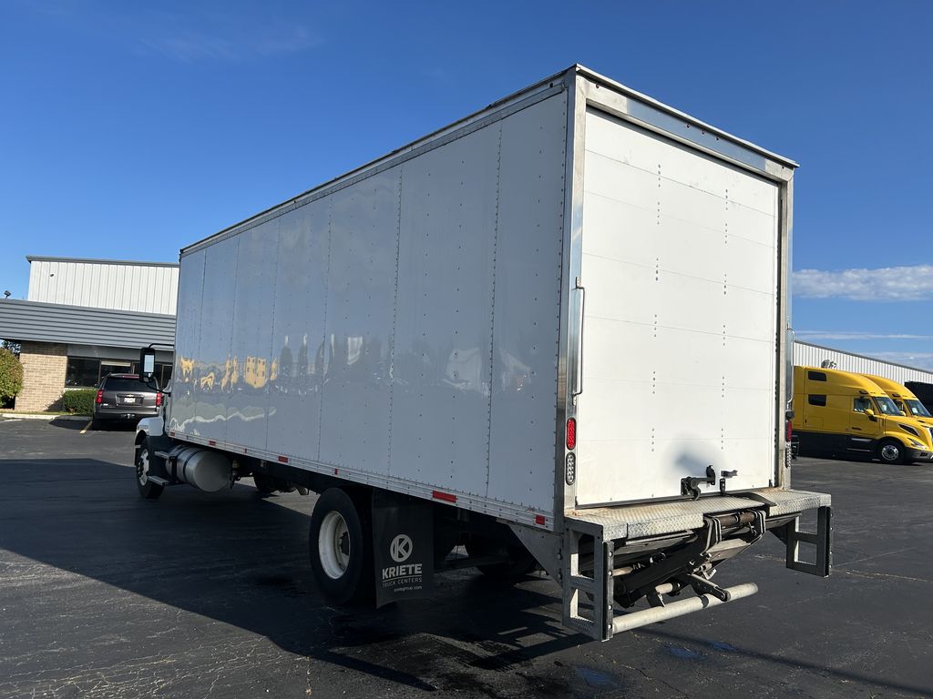 Slide images of 2022 MACK MD642