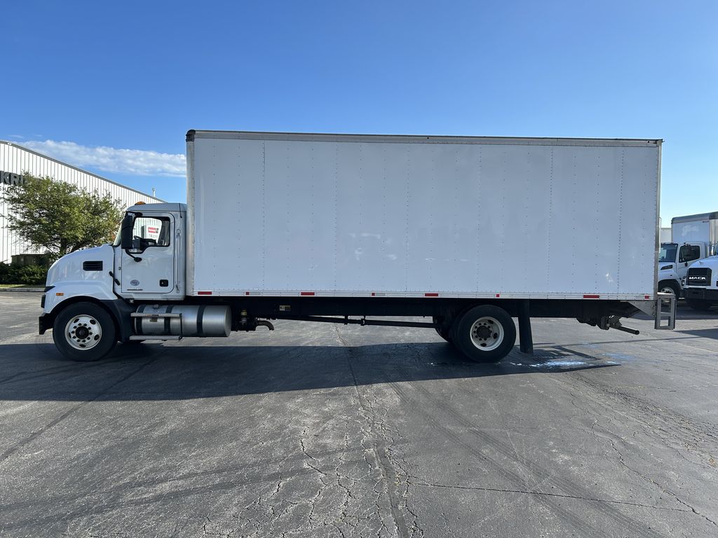 Slide images of 2022 MACK MD642