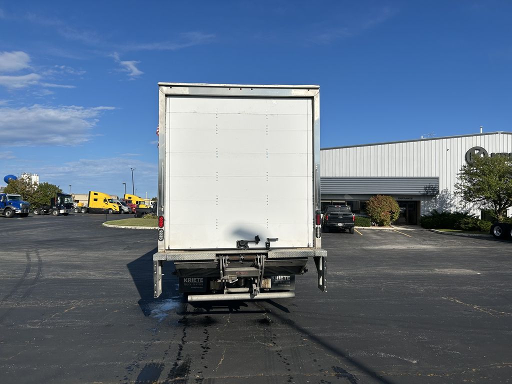 Slide images of 2022 MACK MD642