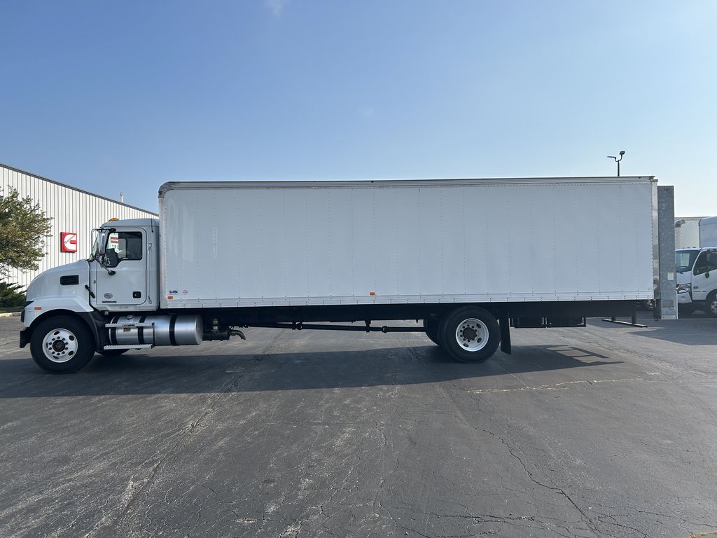 Slide images of 2022 MACK MD742