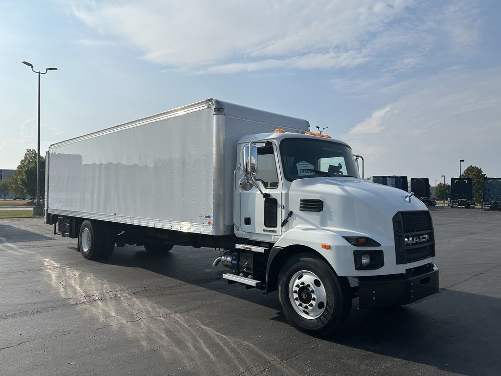 Slide images of 2022 MACK MD742