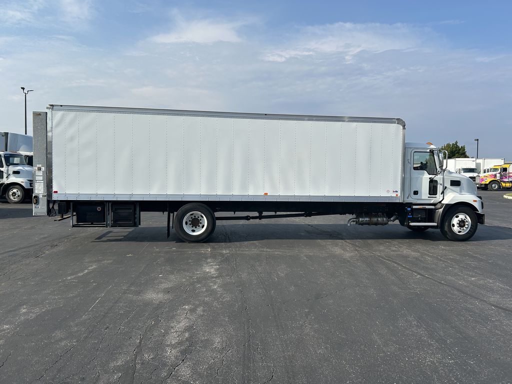Slide images of 2022 MACK MD742