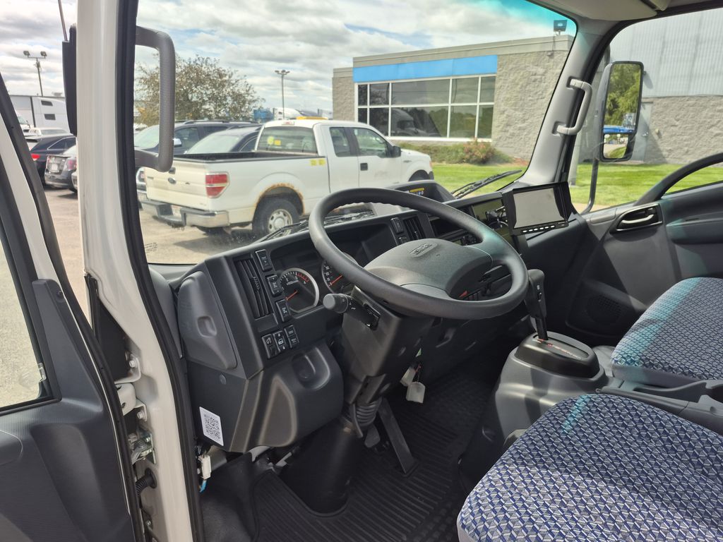 Slide images of 2024 ISUZU NRR