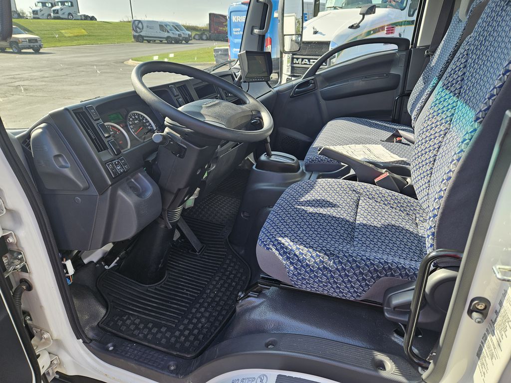 Slide images of 2023 HINO S5