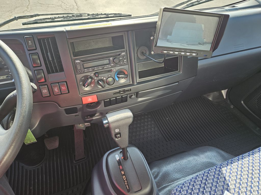 Slide images of 2023 HINO S5