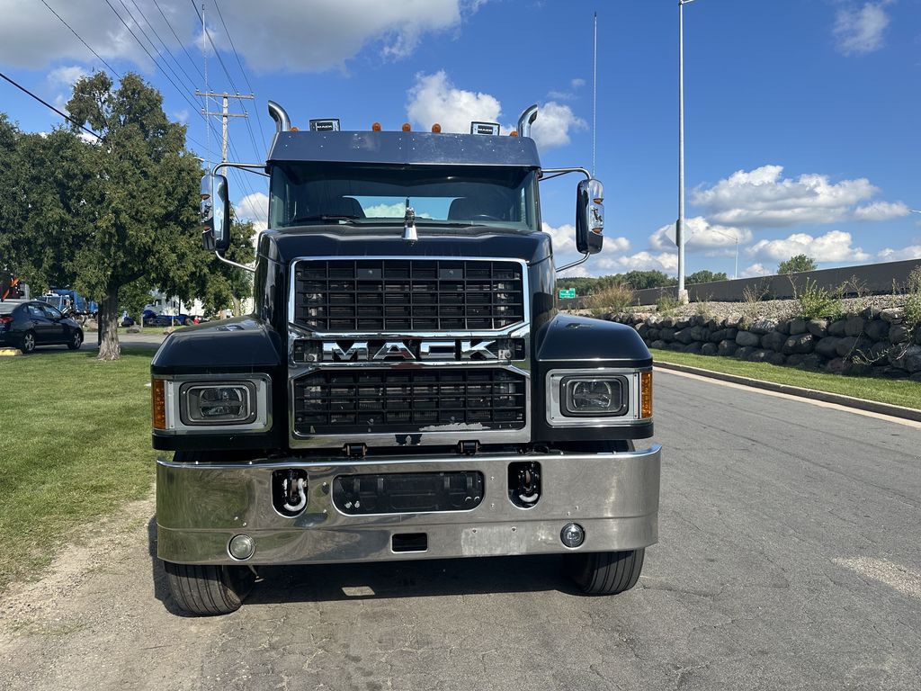 Slide images of 2021 MACK PI64T