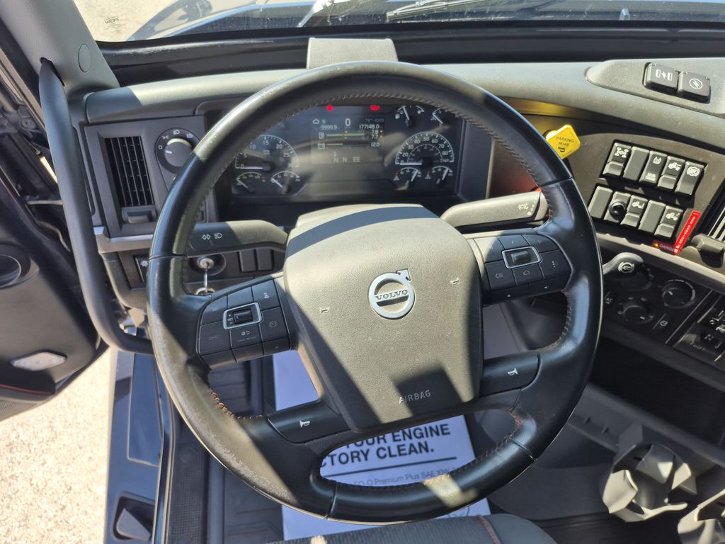 Slide images of 2023 VOLVO VNL64T760