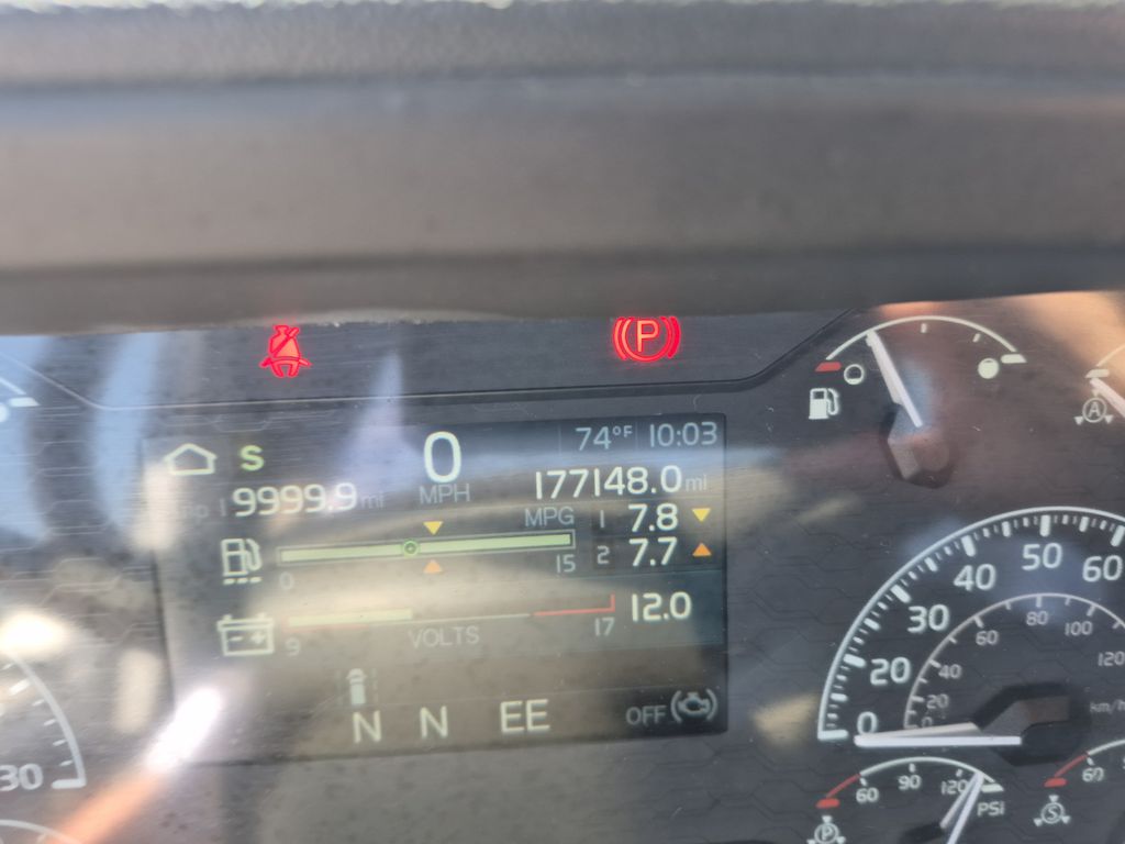 Slide images of 2023 VOLVO VNL64T760