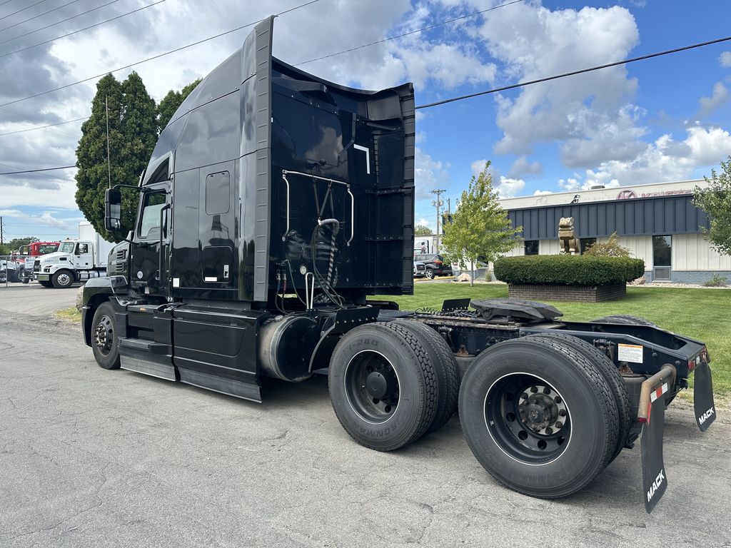 Slide images of 2022 MACK AN64T