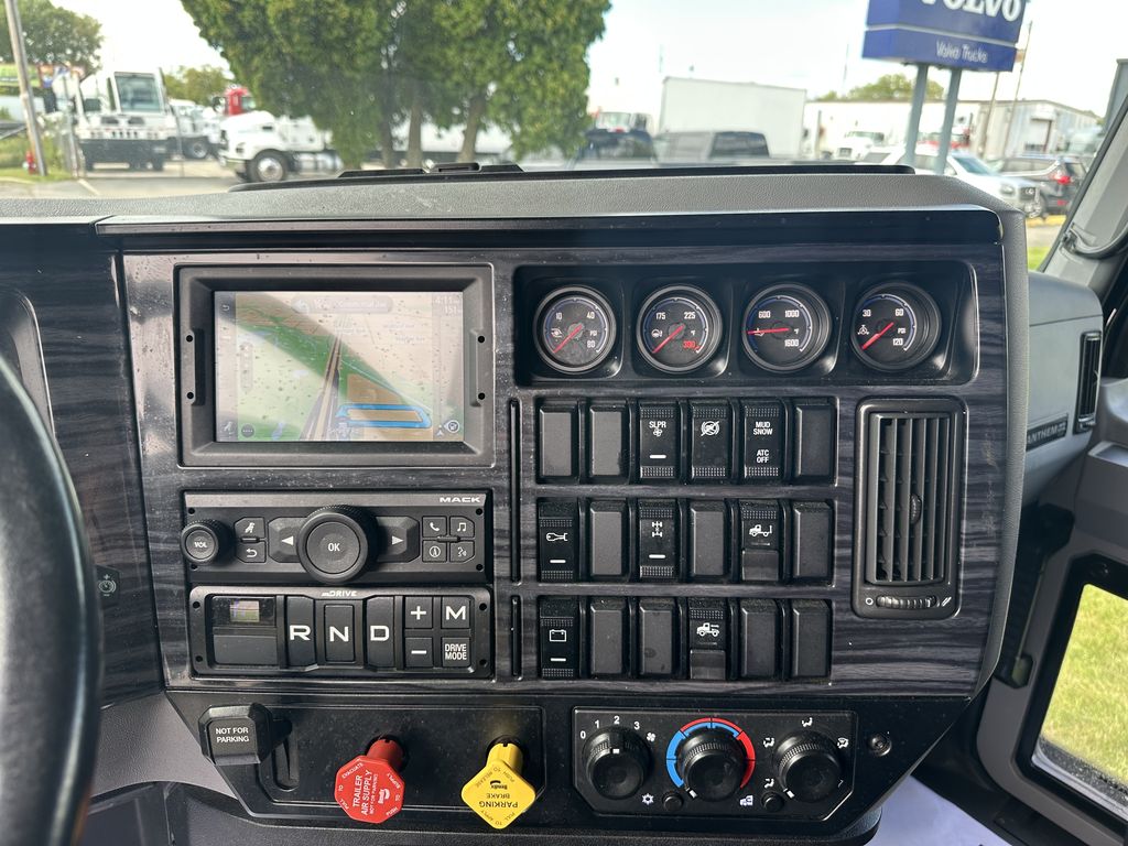 Slide images of 2022 MACK AN64T