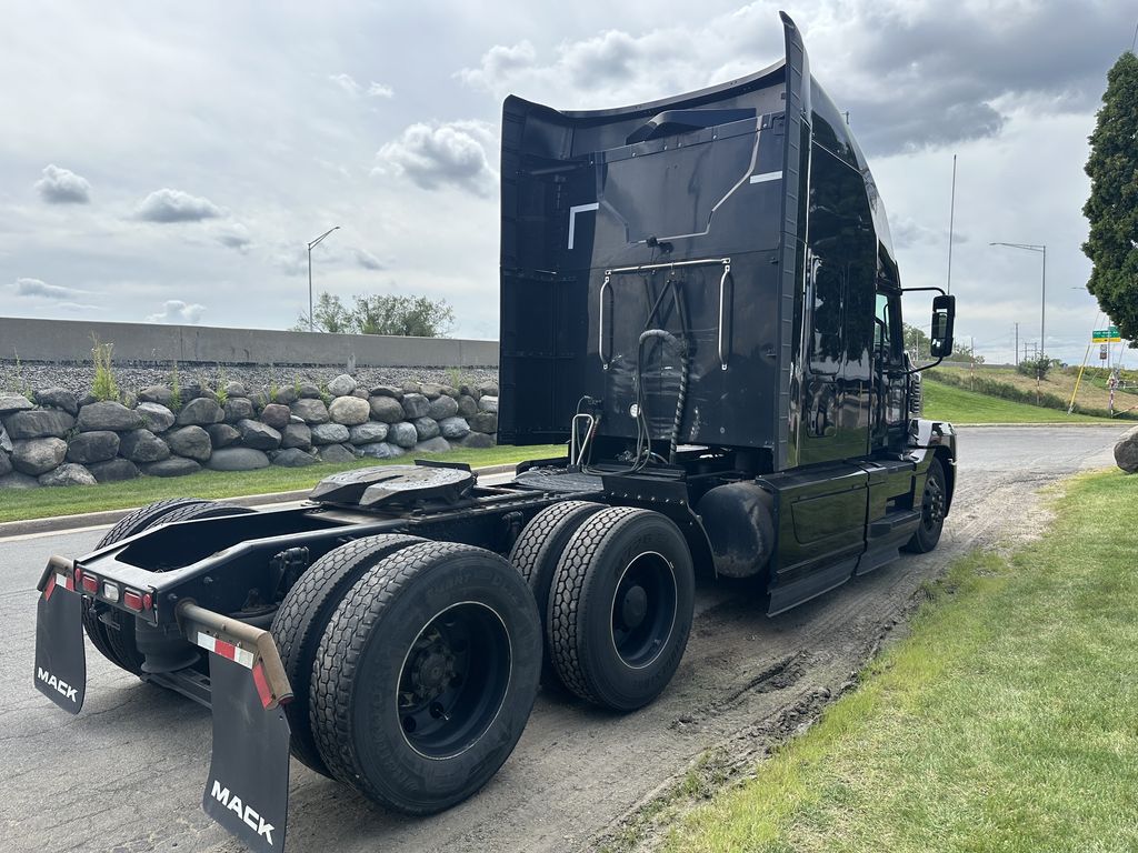 Slide images of 2022 MACK AN64T