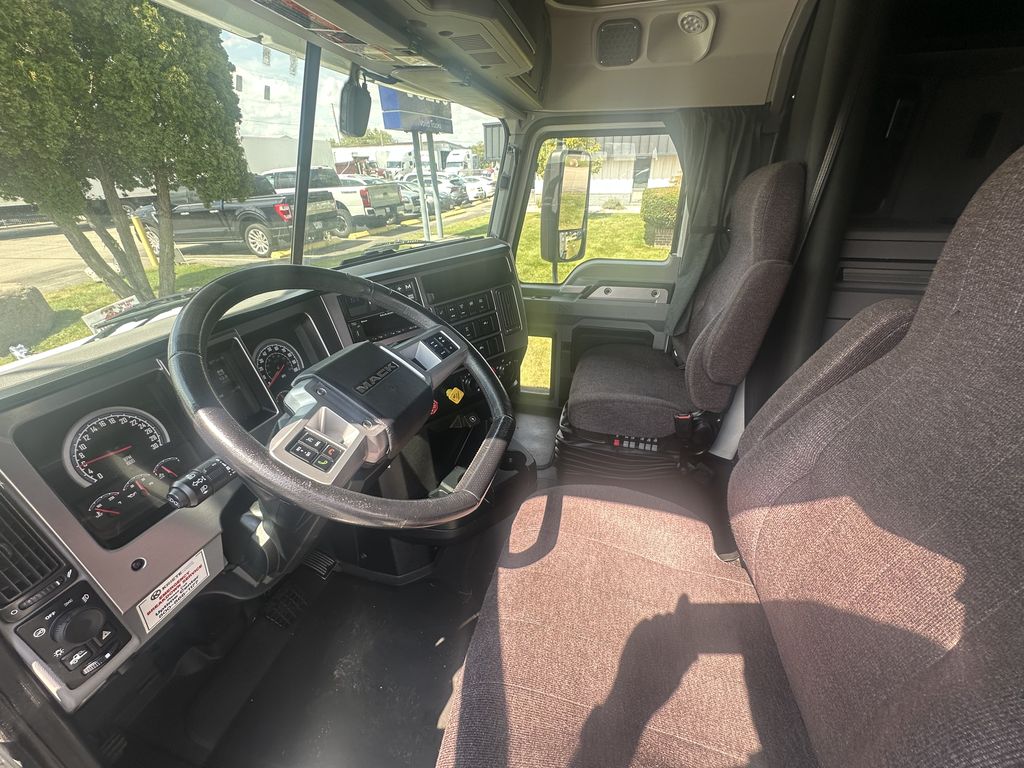 Slide images of 2023 MACK AN64T