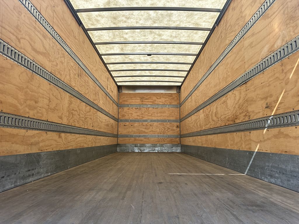 Slide images of 2022 MACK MD642