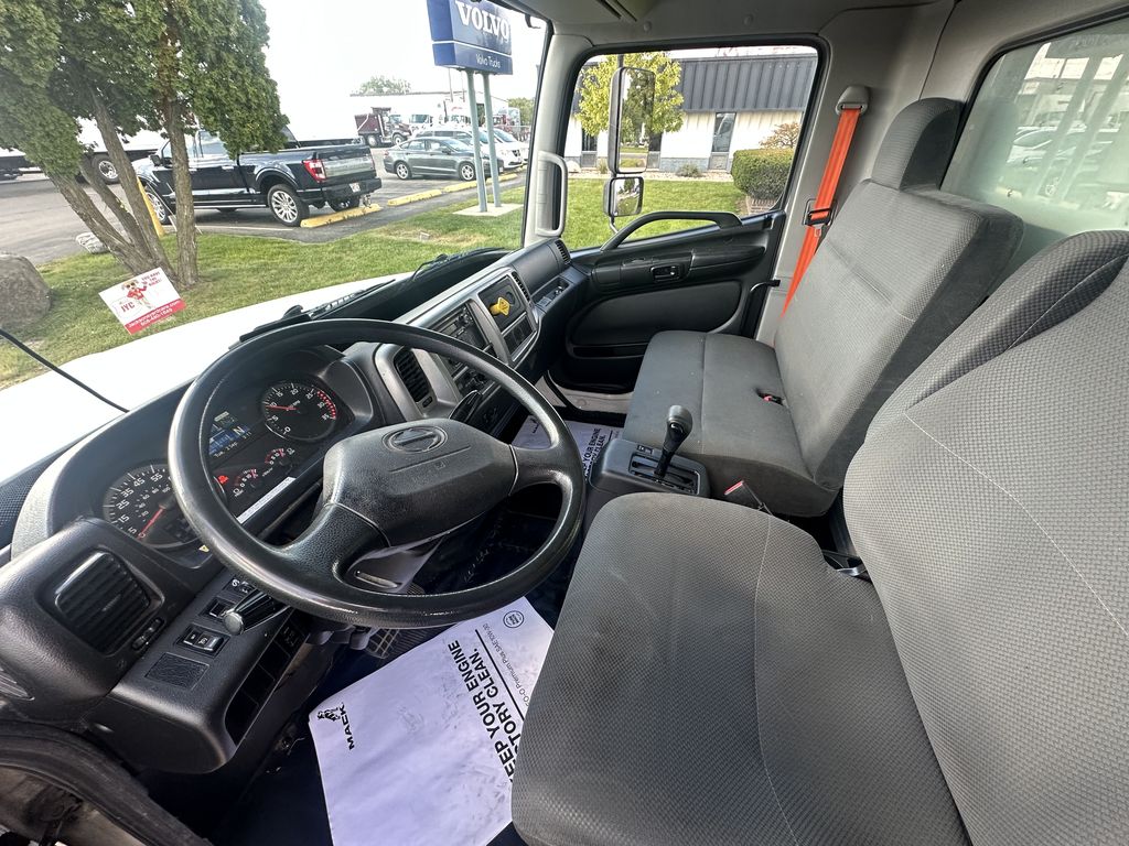 Slide images of 2020 HINO 338