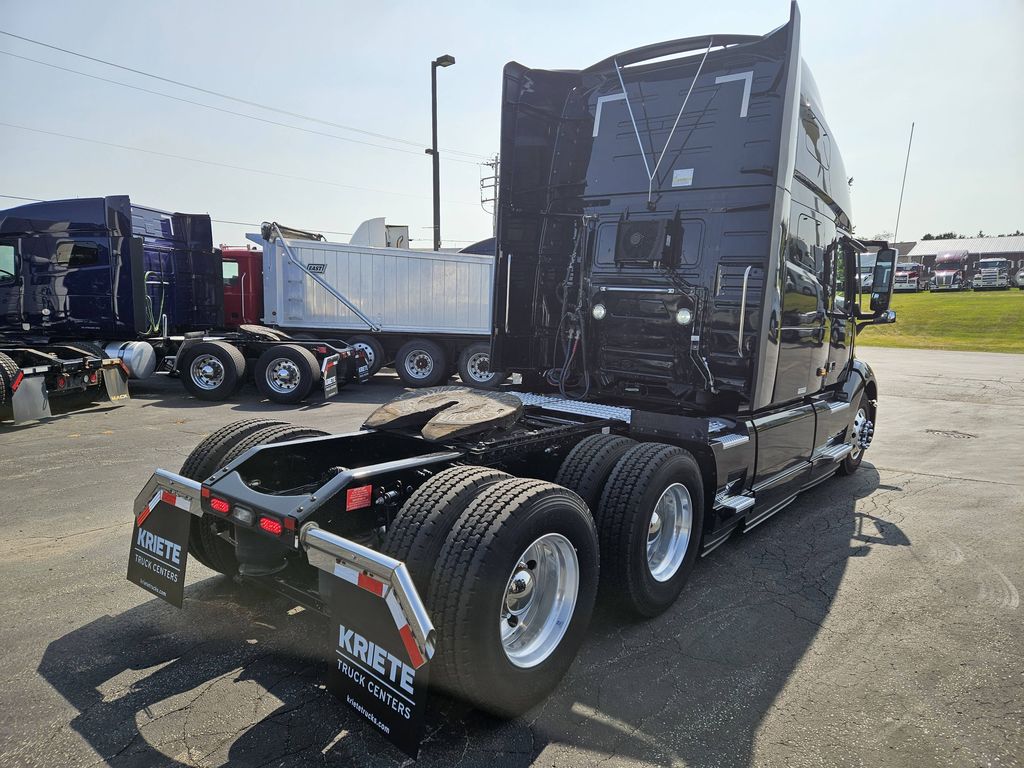 Slide images of 2023 VOLVO VNL64T760