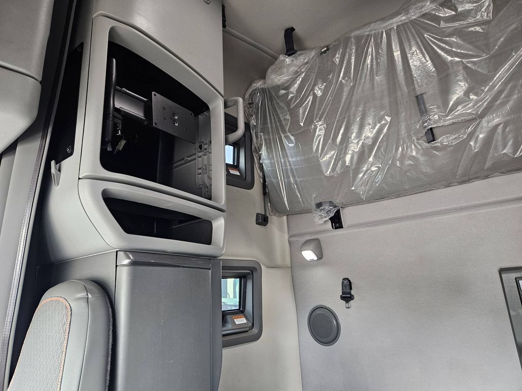 Slide images of 2023 VOLVO VNL64T760