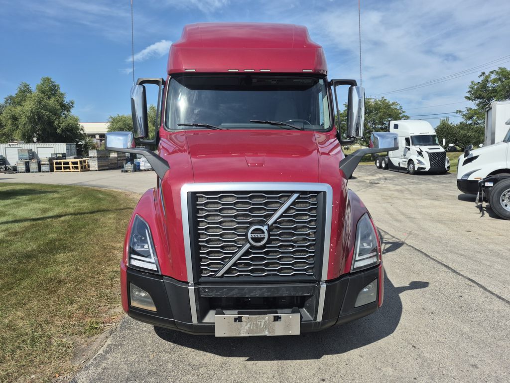 Slide images of 2021 VOLVO VNL64T760