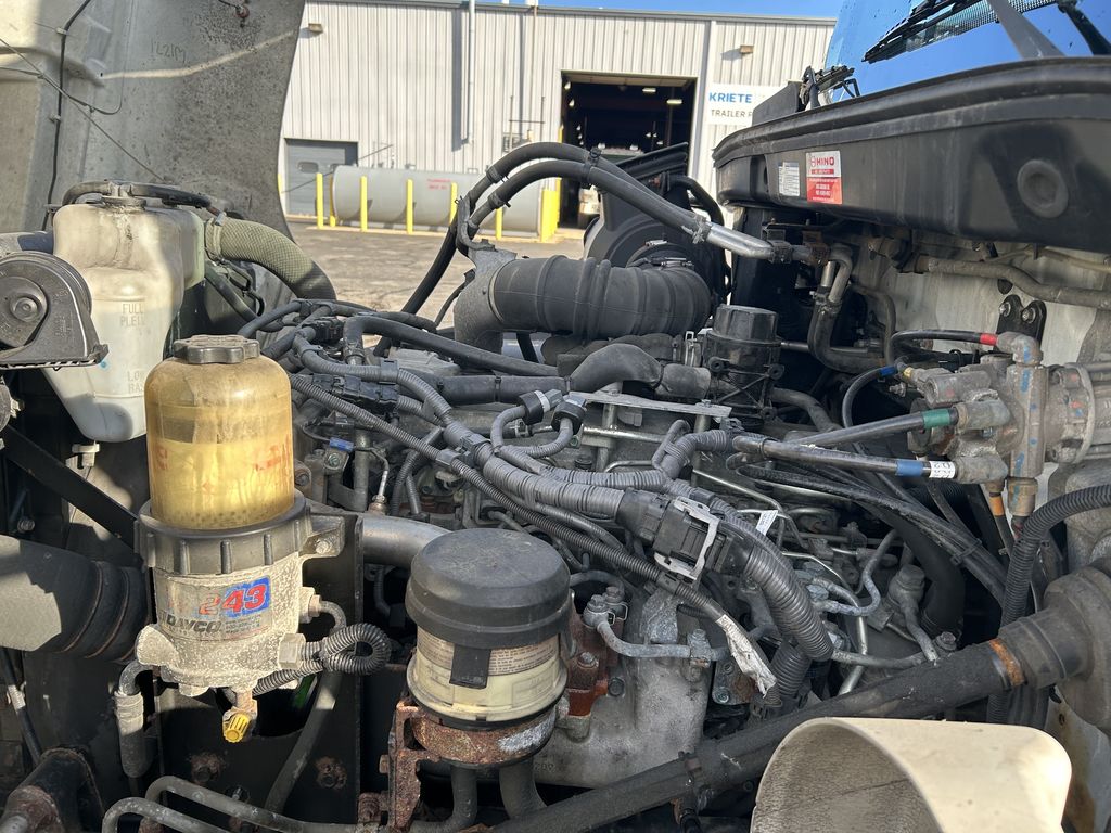 Slide images of 2020 HINO 338