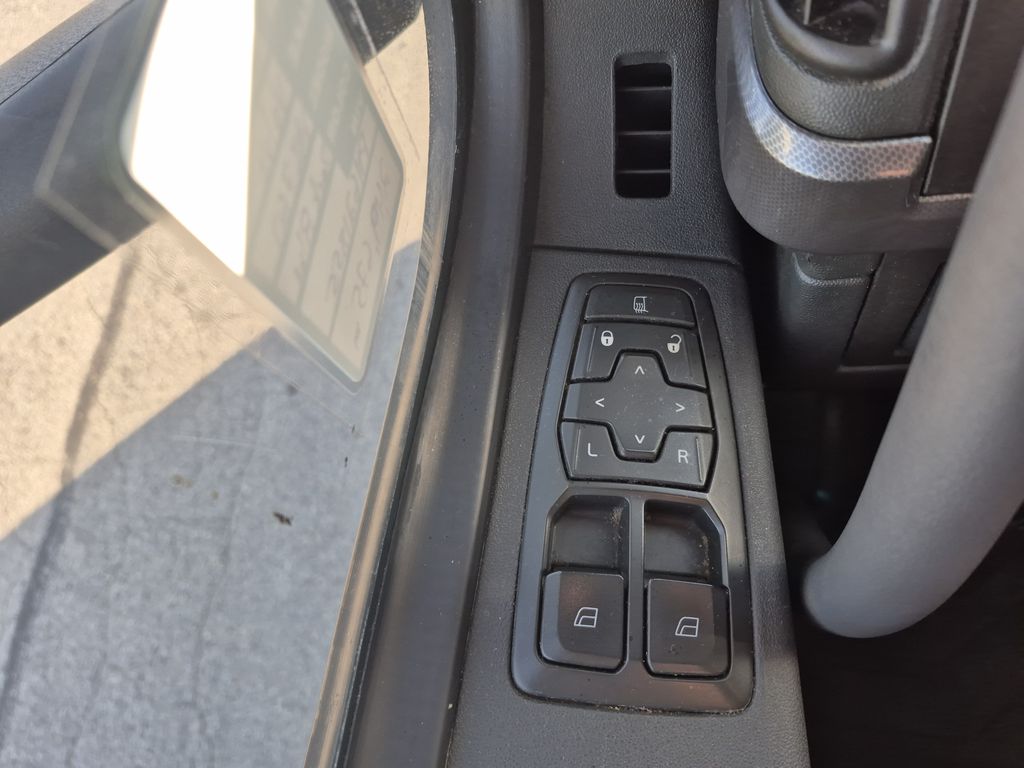 Slide images of 2023 VOLVO VNL64T760