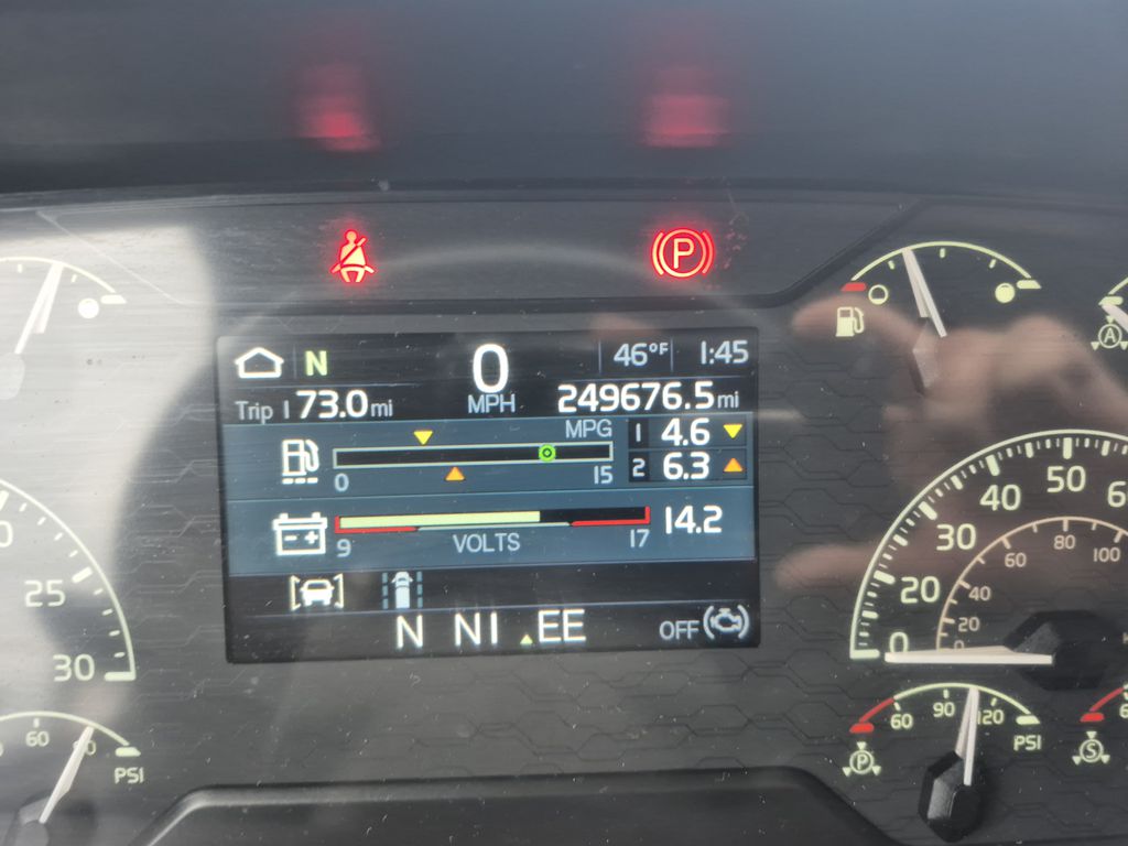 Slide images of 2023 VOLVO VNL64T760