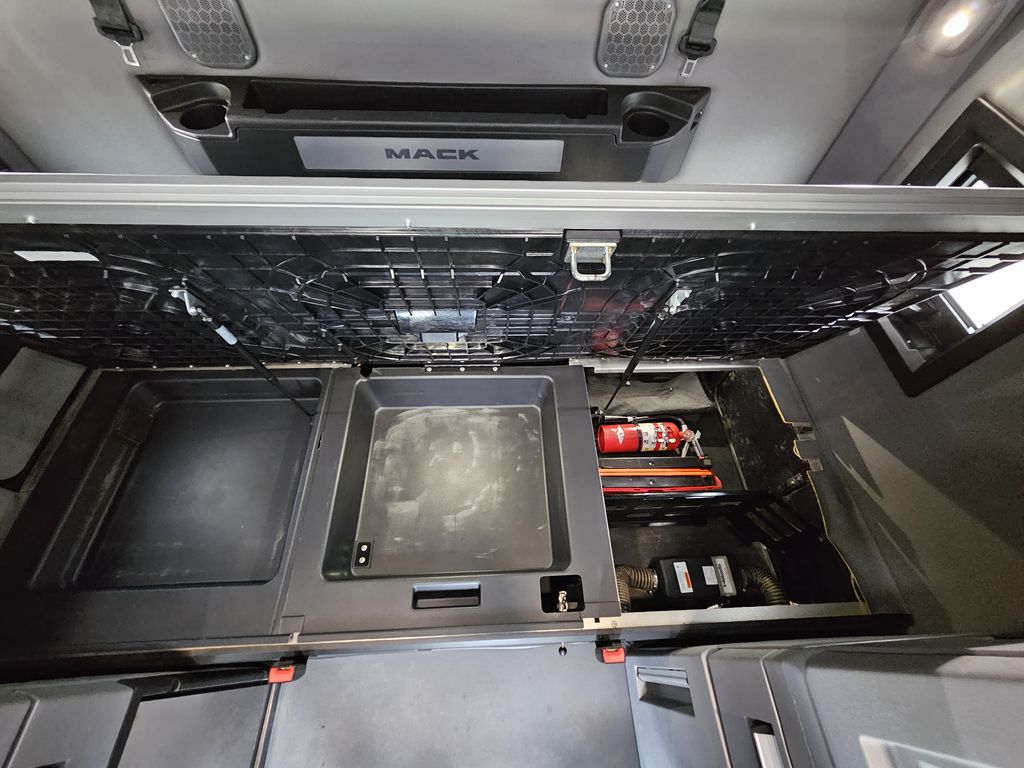 Slide images of 2020 MACK PI64T