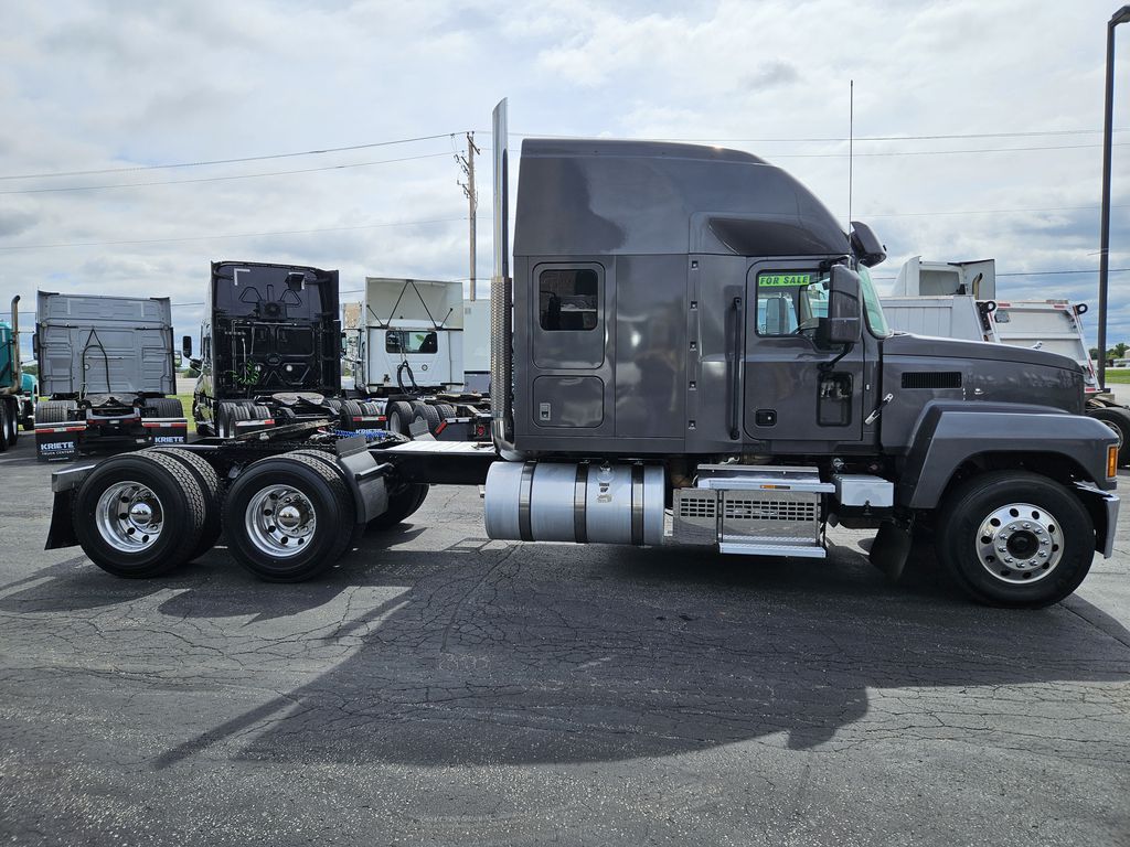 Slide images of 2020 MACK PI64T