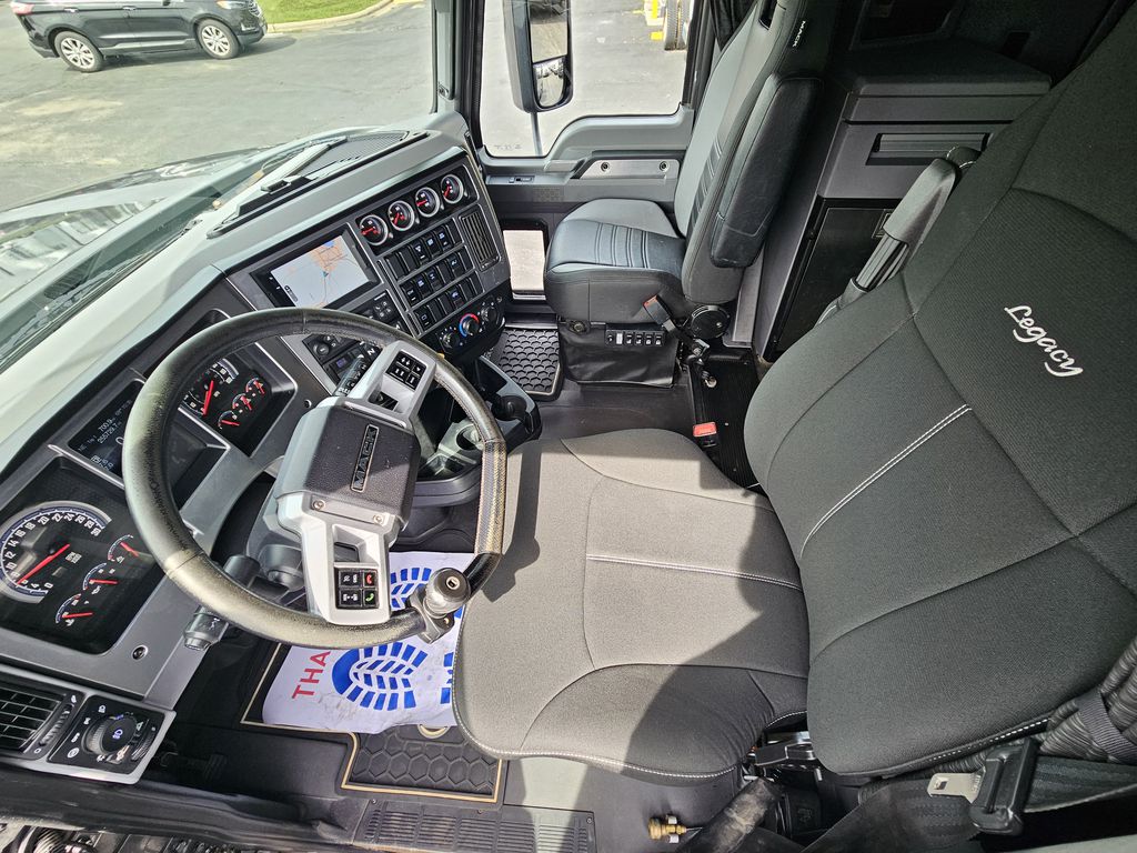 Slide images of 2020 MACK PI64T