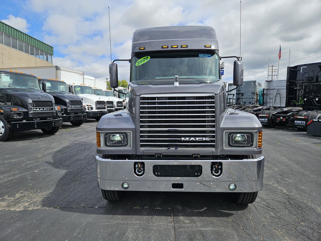 Slide images of 2020 MACK PI64T