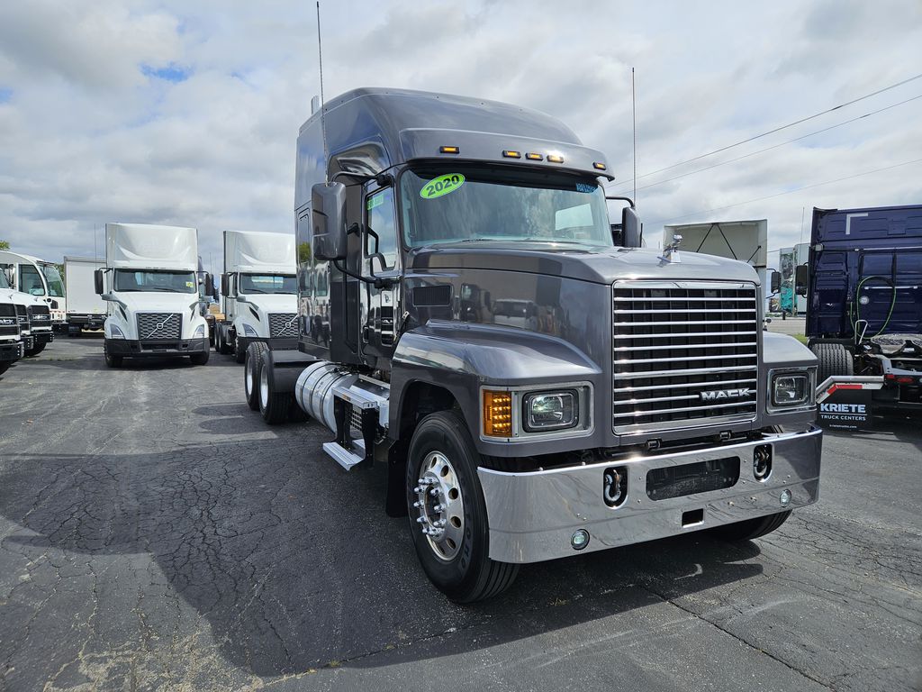 Slide images of 2020 MACK PI64T