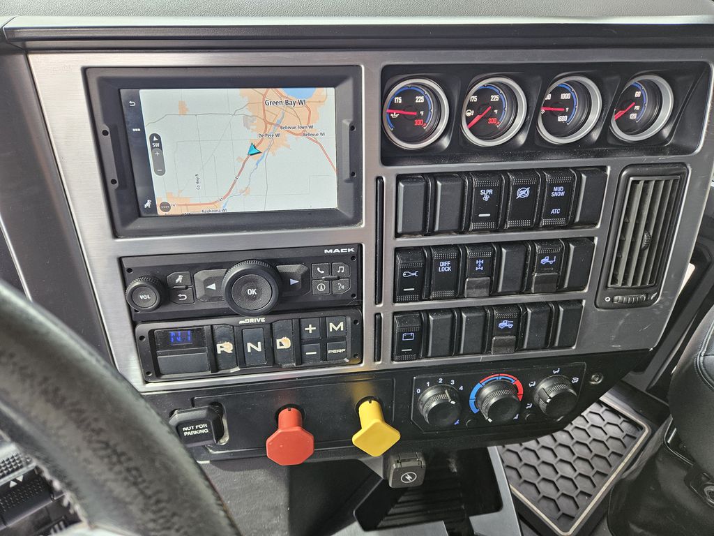 Slide images of 2020 MACK PI64T