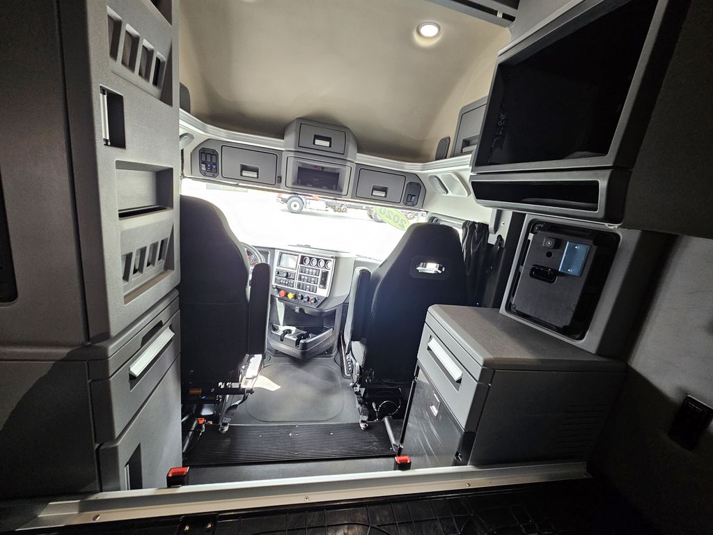 Slide images of 2020 MACK PI64T
