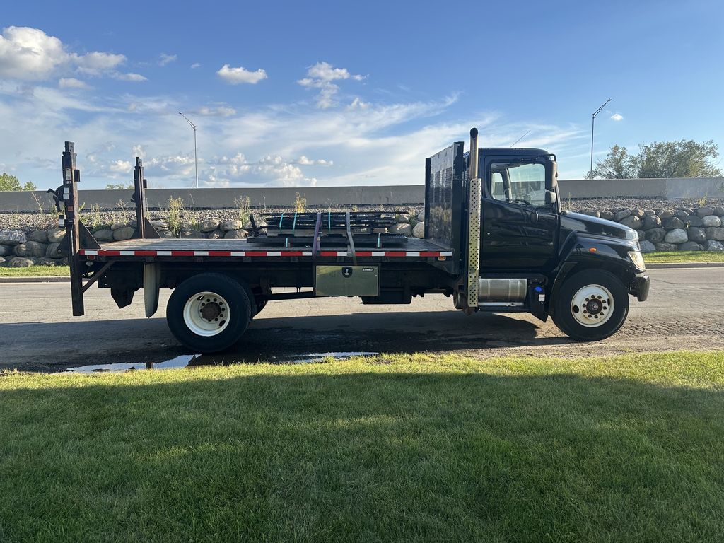 Slide images of 2017 HINO 338