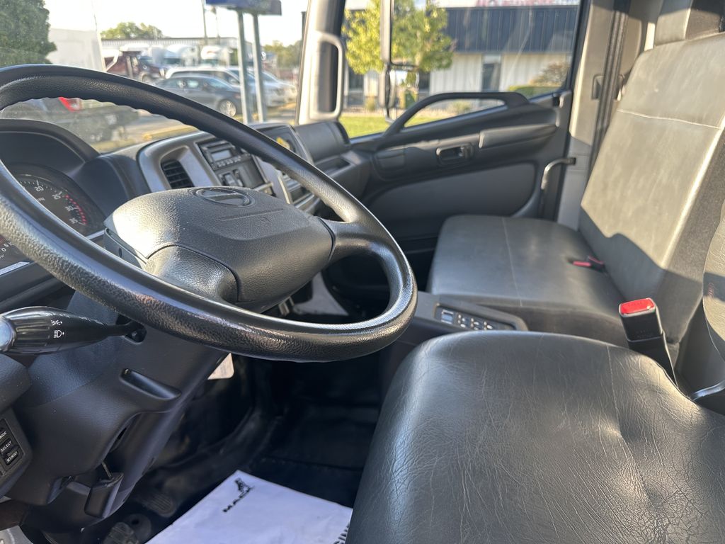 Slide images of 2017 HINO 338