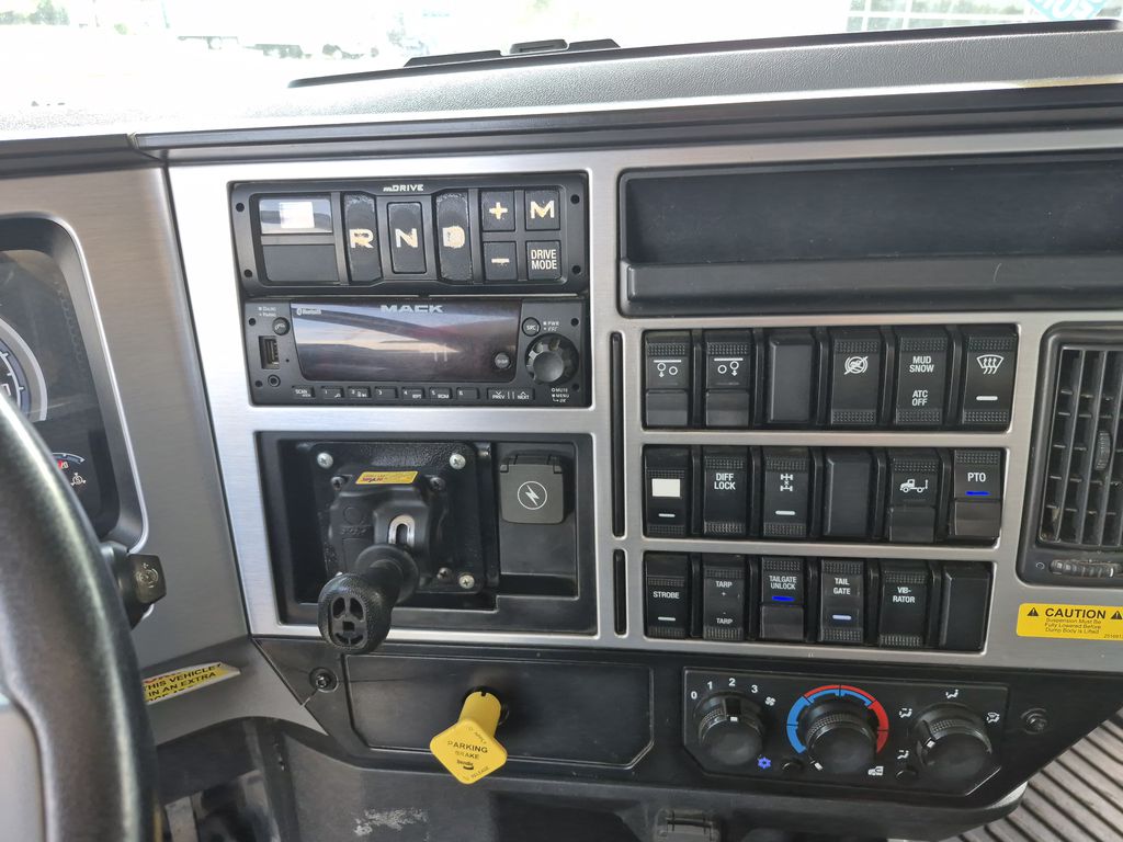 Slide images of 2022 MACK GR104BR