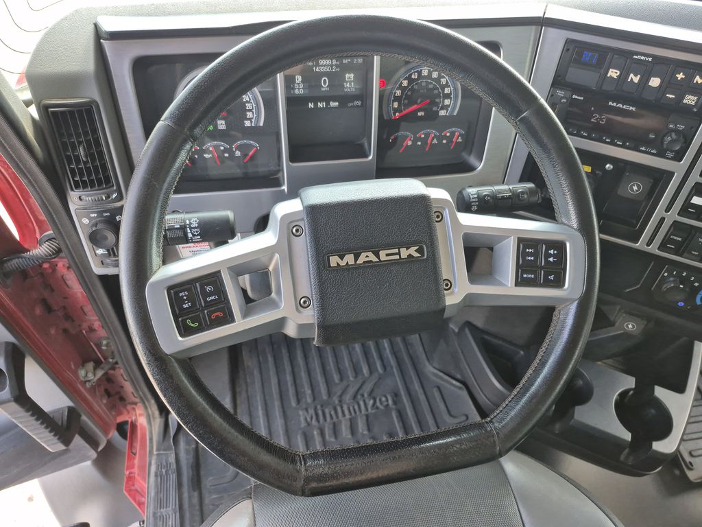 Slide images of 2022 MACK GR104BR