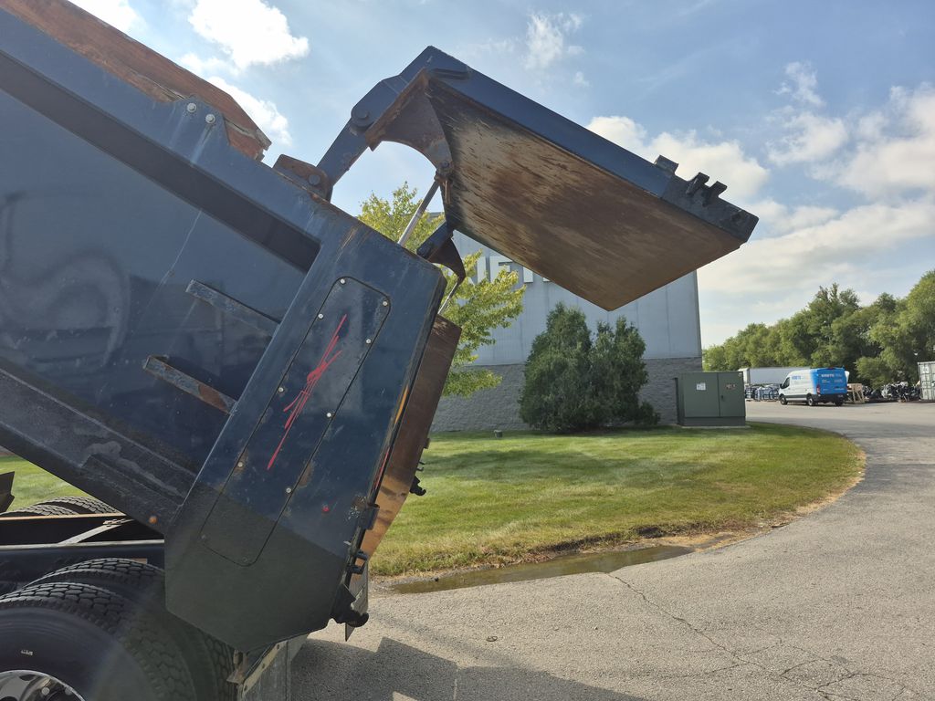 Slide images of 2022 MACK GR104BR