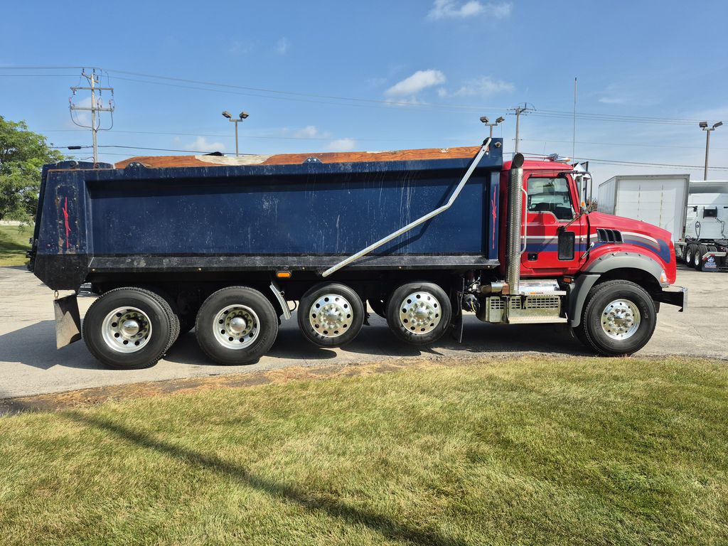 Slide images of 2022 MACK GR104BR