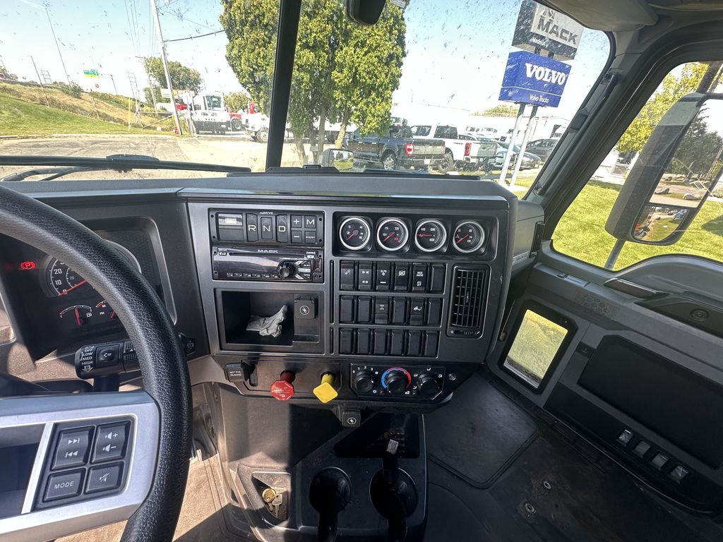 Slide images of 2020 MACK ANTHEM