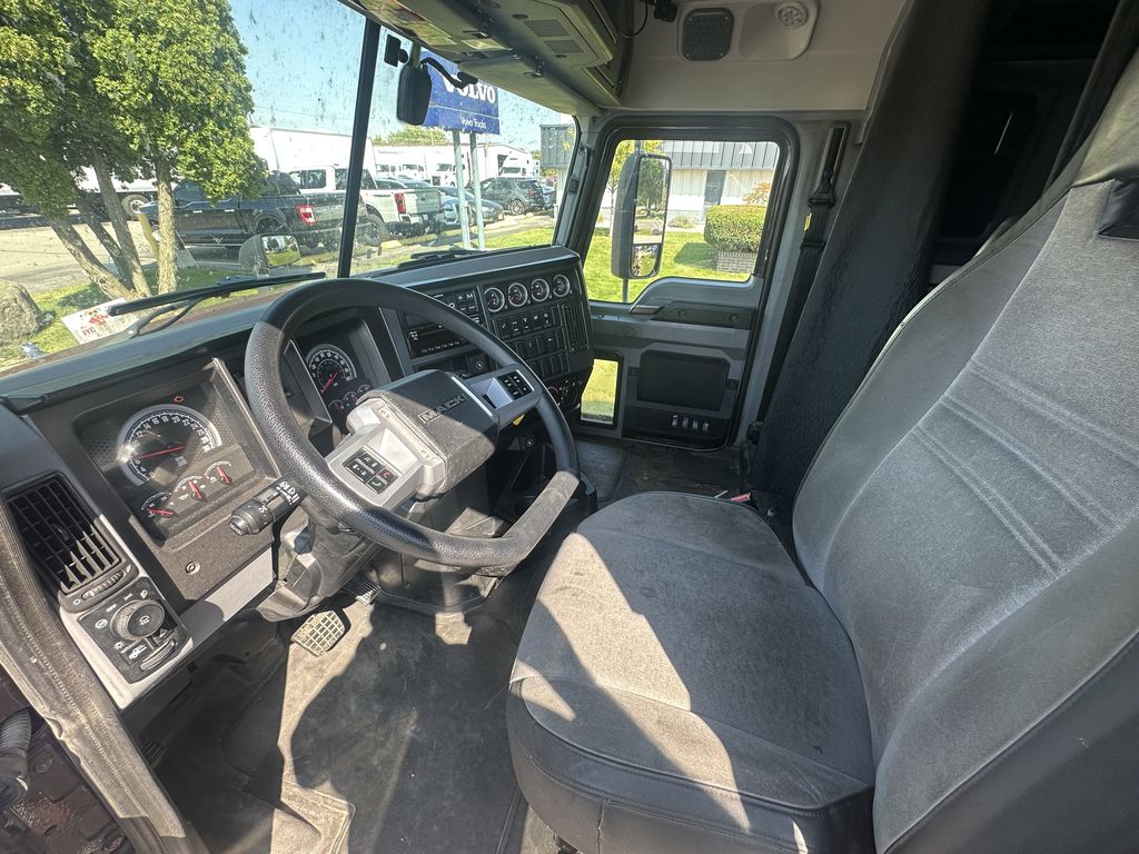 Slide images of 2020 MACK ANTHEM